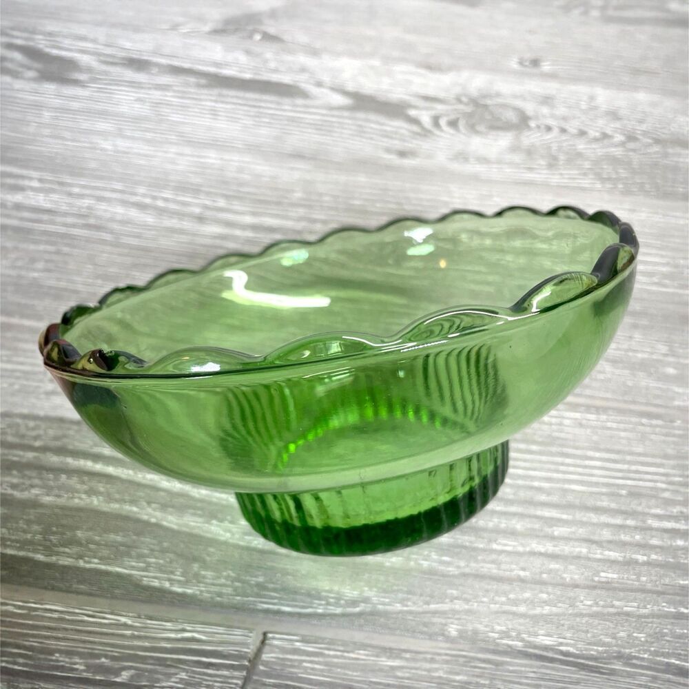 Vintage Brody Emerald Green Glass Scalloped Bulb Bowl Catch All Candy Dish M2000